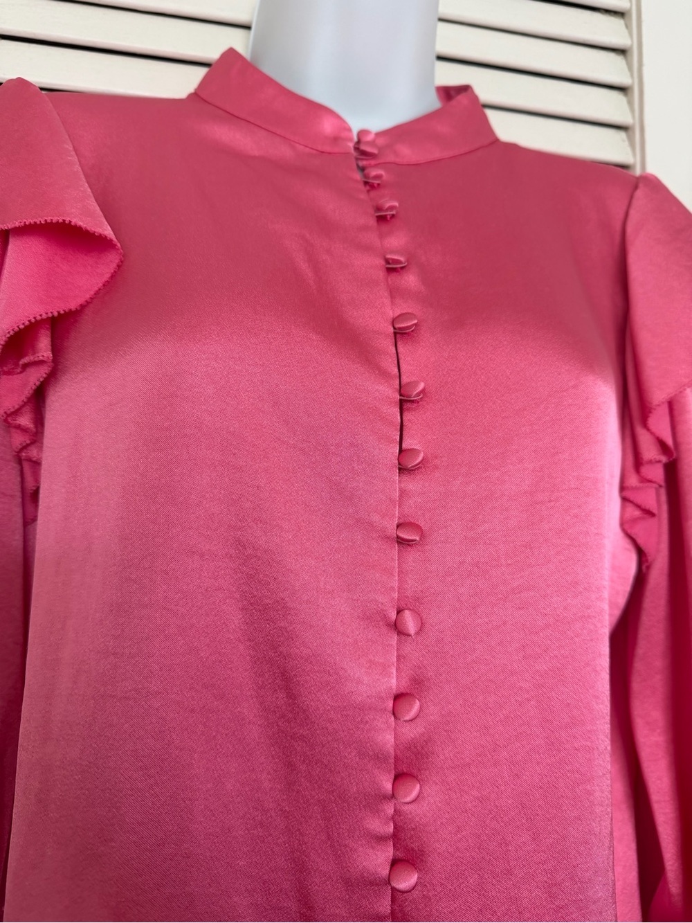 Alice + Olivia Brayden Ruffle Detail Satin Blouse Pink M Ruffle Sleeve Tie Cuff - Picture 6 of 10